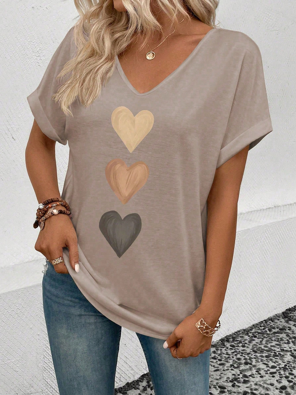 Chic Ombre Heart Print V-Neck T-Shirt with Flared Cuffs for Spring/Summer
