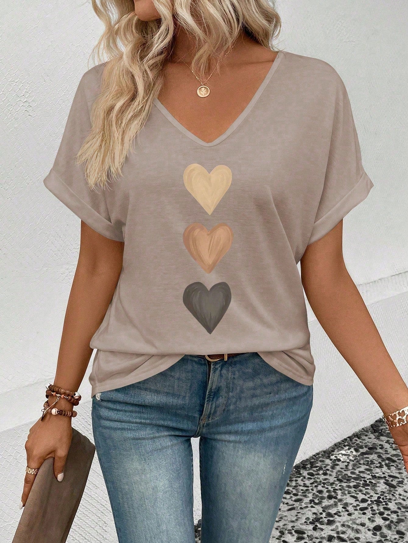 Chic Ombre Heart Print V-Neck T-Shirt with Flared Cuffs for Spring/Summer