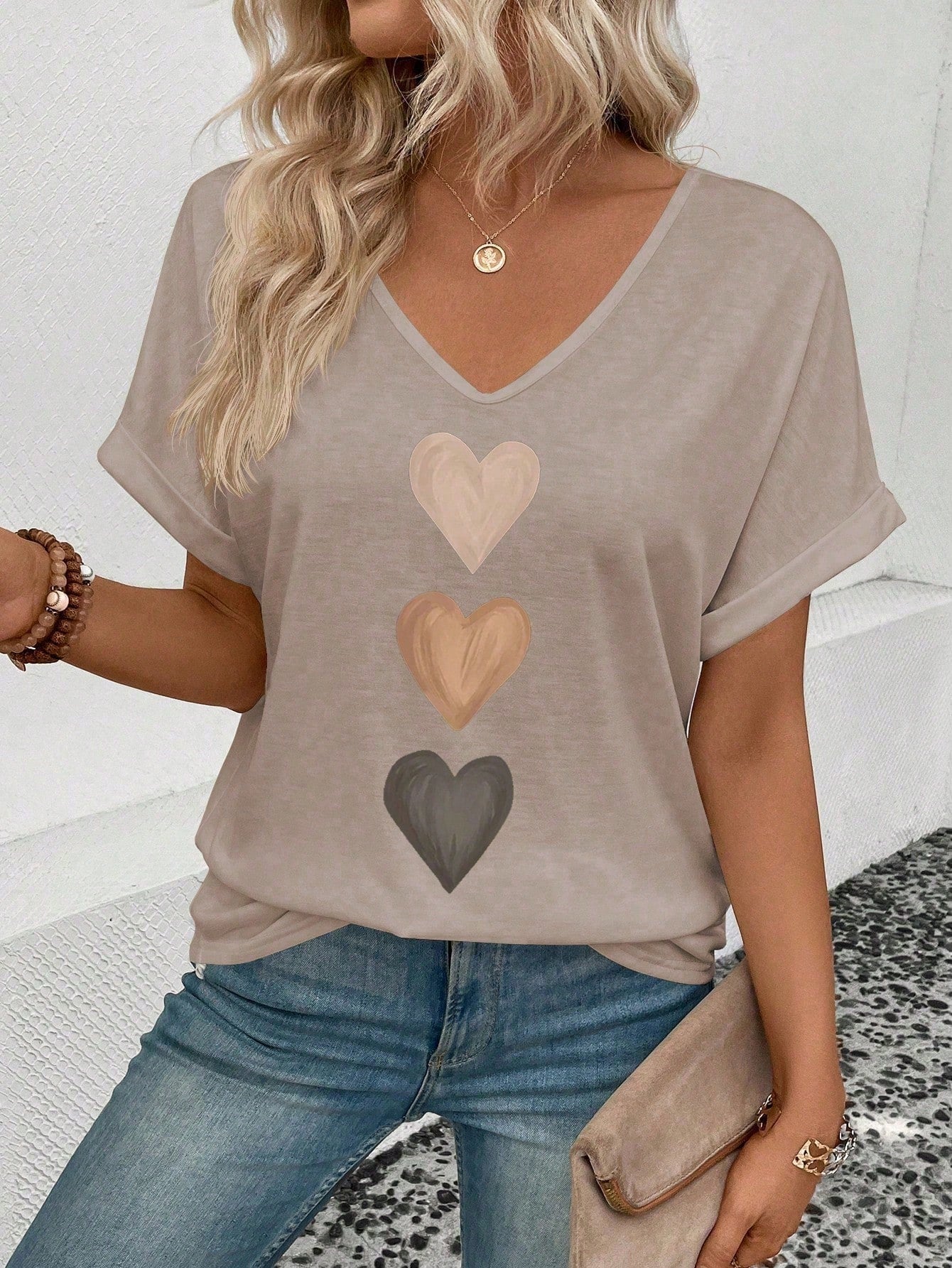 Chic Ombre Heart Print V-Neck T-Shirt with Flared Cuffs for Spring/Summer